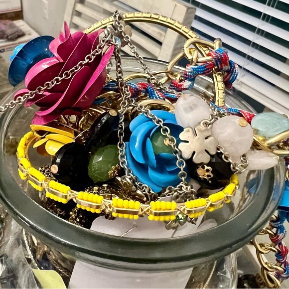 Vintage/ Modern Jewelry Jar Lot~ 2 LBS WEARABLE & JUNK - Picture 10 of 16